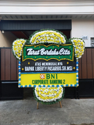 Papan Bunga Duka di Rufaer