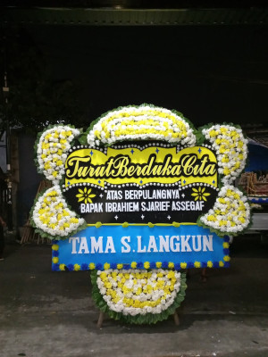 Papan Bunga Duka di Rufaer